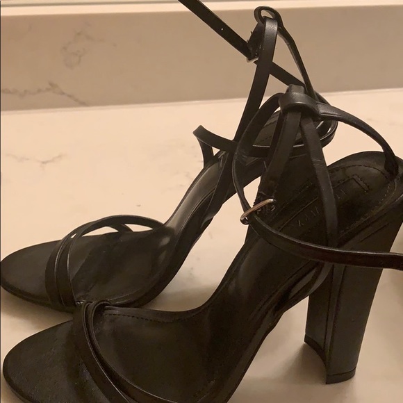 High heels - Picture 2 of 6